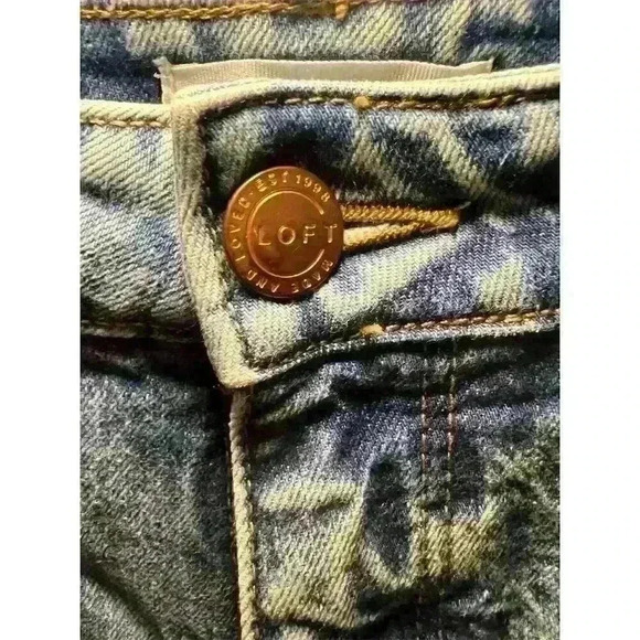 Loft Women's High Rise Straight Leg Distressed Jeans Size 18 Blue Denim - Picture 9 of 16